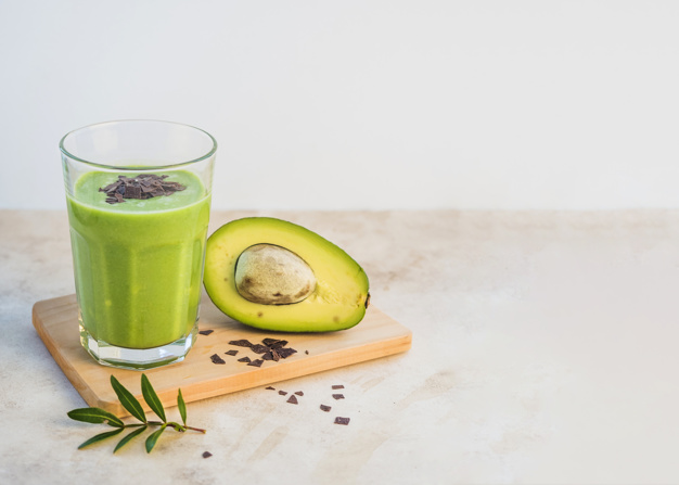 Abacate: Saiba como essa fruta pode contribuir para sua saúde
