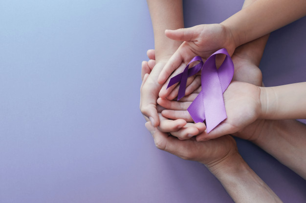 Fevereiro Roxo: Conheça os sintomas e o tratamentos para o Alzheimer